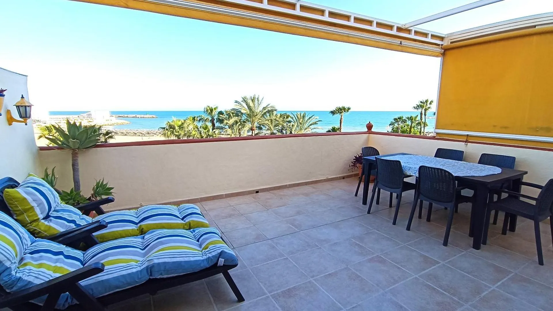 Ole Playa 5A Beach Front - A Pie De Playa, Sea Views - Vistas Al Mar, Puerto Marina Benalmadena 0*,  Spain